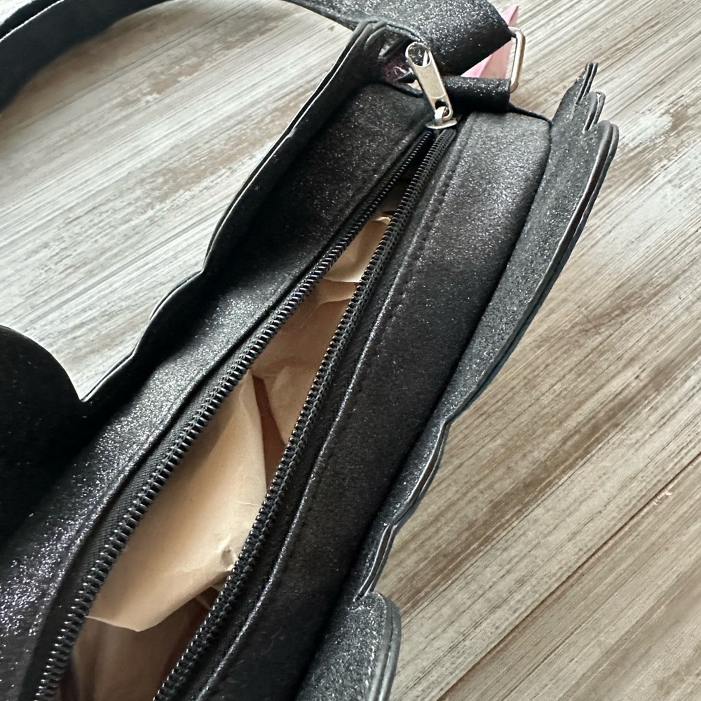 Barbie Black & White Purse - Picture 4 of 7